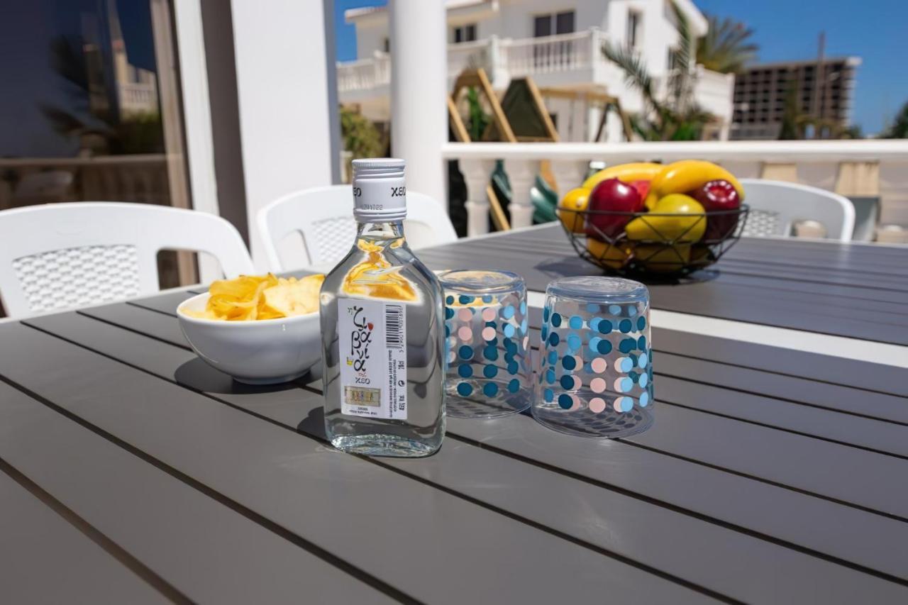 Villa Suncity Boutique Beachfront Ajía Nápa Kültér fotó