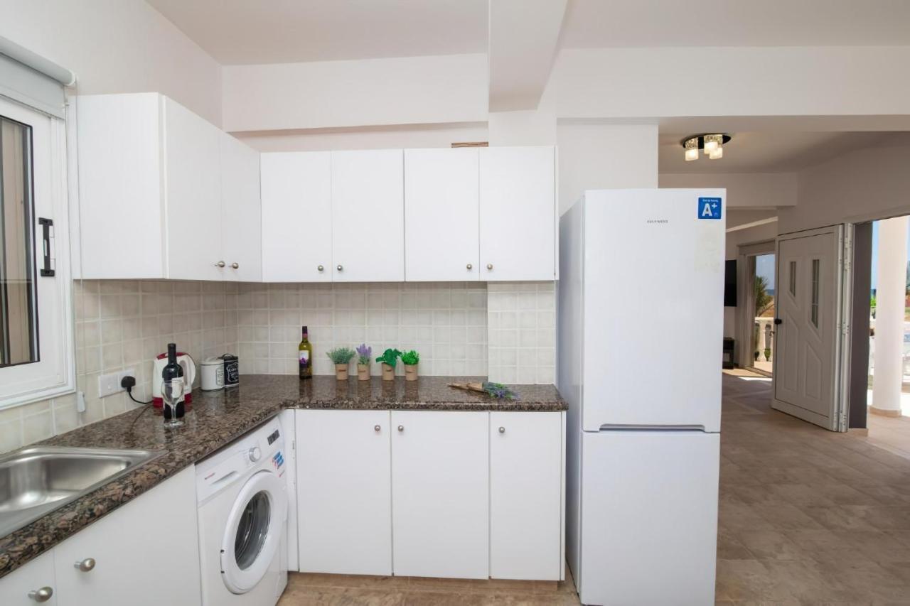 Villa Suncity Boutique Beachfront Ajía Nápa Kültér fotó