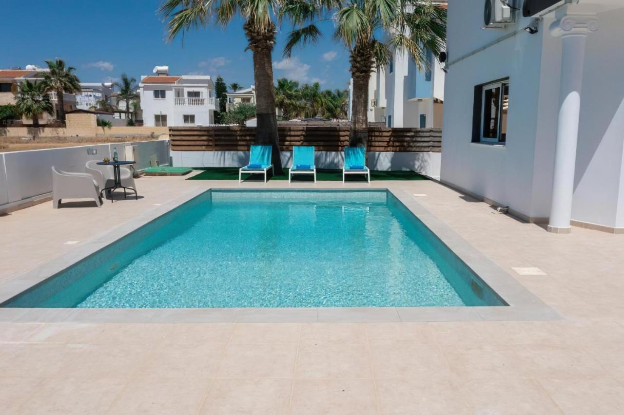Villa Suncity Boutique Beachfront Ajía Nápa Kültér fotó