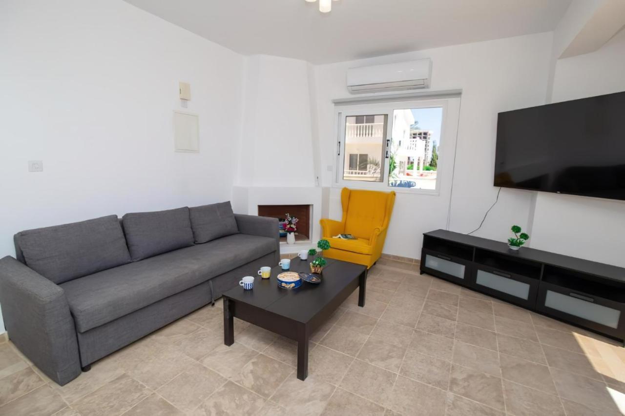 Villa Suncity Boutique Beachfront Ajía Nápa Kültér fotó