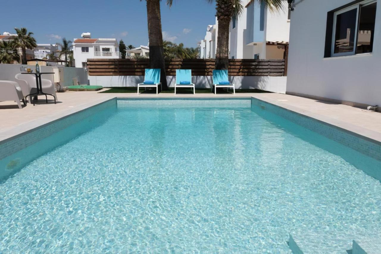 Villa Suncity Boutique Beachfront Ajía Nápa Kültér fotó