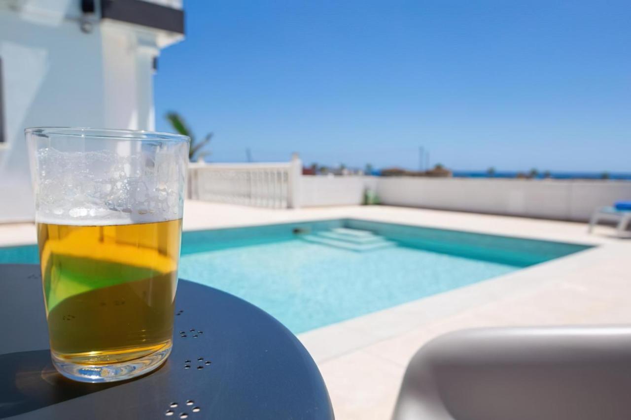 Villa Suncity Boutique Beachfront Ajía Nápa Kültér fotó