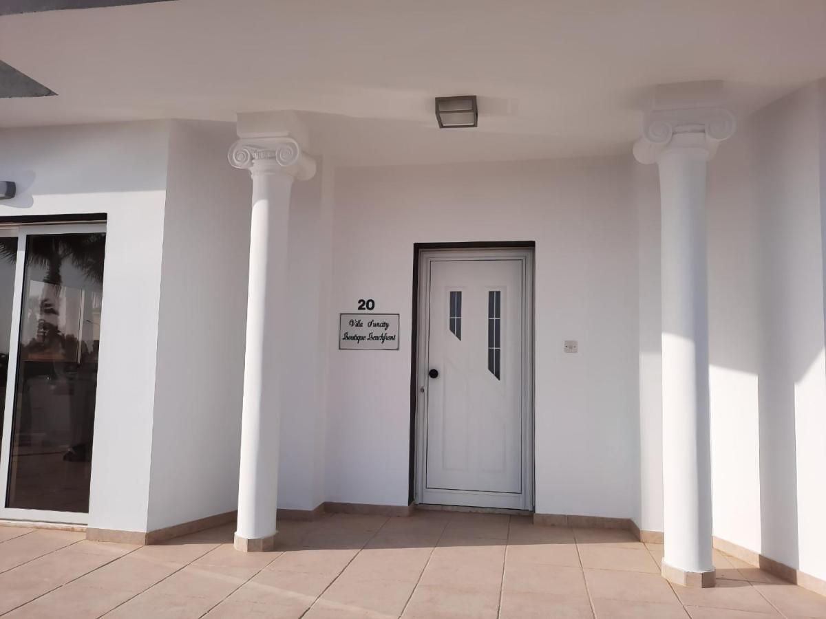 Villa Suncity Boutique Beachfront Ajía Nápa Kültér fotó