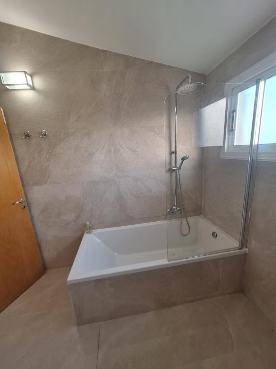 Villa Suncity Boutique Beachfront Ajía Nápa Kültér fotó
